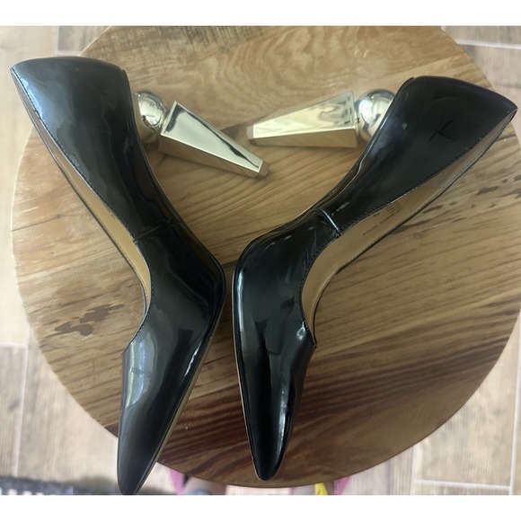 Katy Perry Shoes - Katy Perry The Memphis Heels Black Patent Leather Gold Geometric Pump Size 8.5